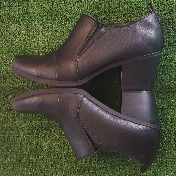 Croft Barrow Ortholite Comfort Ankle Booties  Elastic Sides for Easy Slip On 10 - Picture 6 of 10